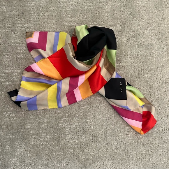 Echo silk scarf - Picture 2 of 3